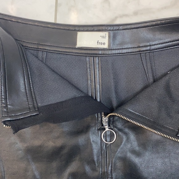 Aritzia leather skirt size 2 - Picture 3 of 4
